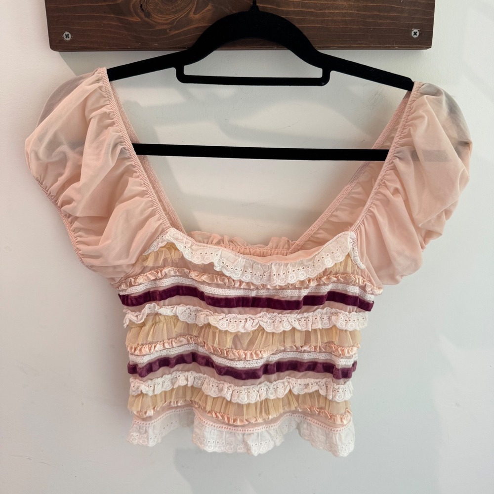 Kimchi Blue Urban Outfitters‎ Liliana Pink Ruffle Eyelet Velvet Crop Top Medium